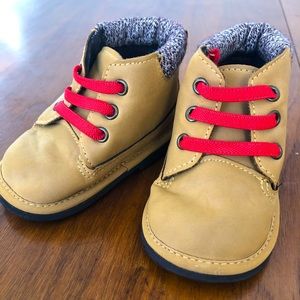 Adorable Timberland style baby booties